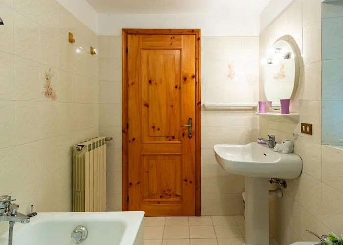 Glicine By Interhome Stazzona